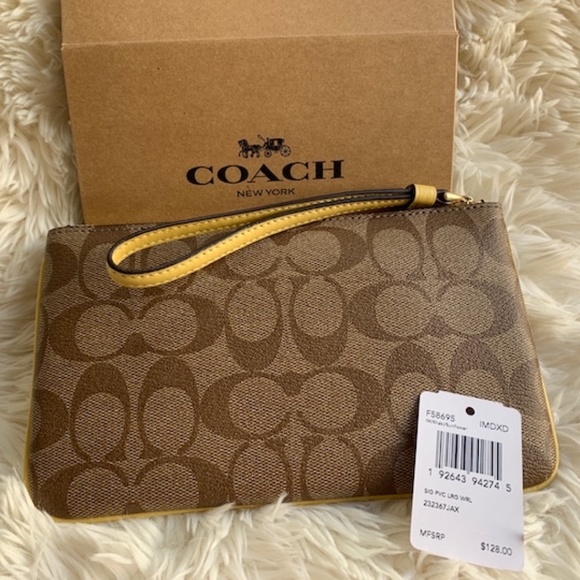 COPY - 💝Host Pick❤️🌸COACH Large Wristlet In Signature Canvas - Picture 3 of 7